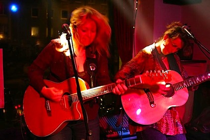 sally__vicki_photo__kram_med