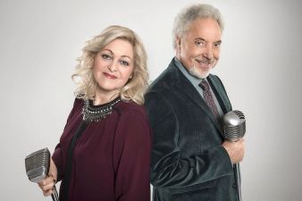 Sally-Barker-and-Sir-Tom-Jones