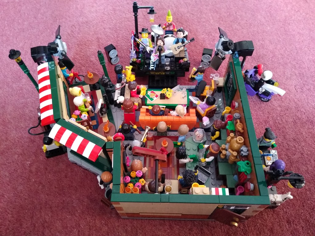 This image has an empty alt attribute; its file name is lego-leconauts-gig.jpg